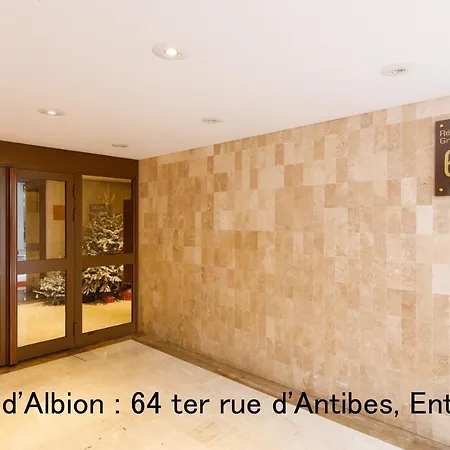 Gray D'albion Yourhosthelper